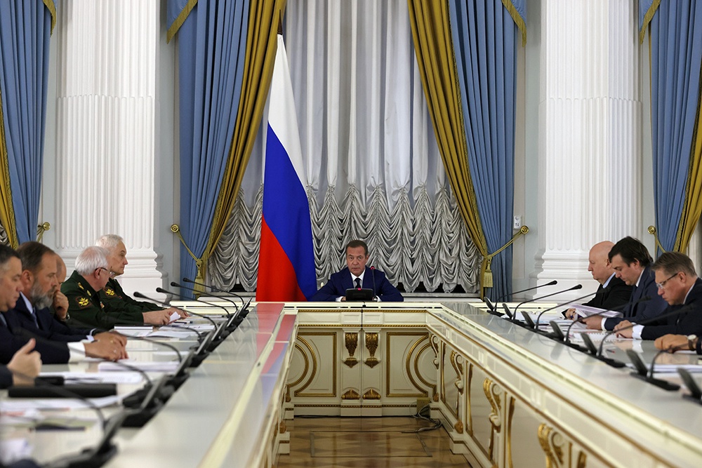 Медведев назвал слухи о мобилизации в России провокацией