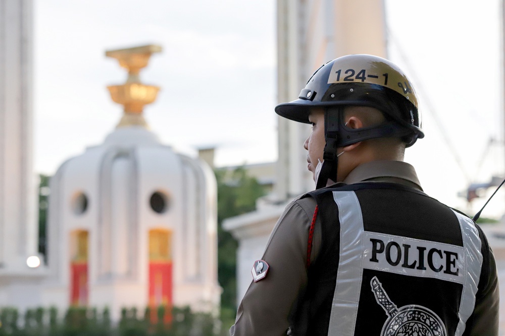 Посольство РФ пообещало помочь матери убитых в Таиланде россиян