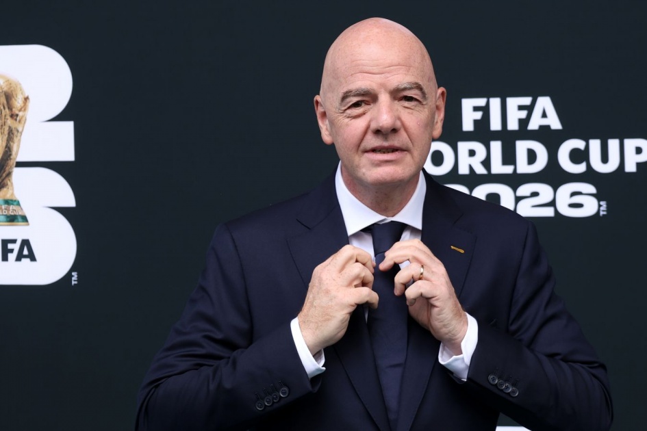 Премьер-министр Великобритании призвал Инфантино покинуть пост президента ФИФА