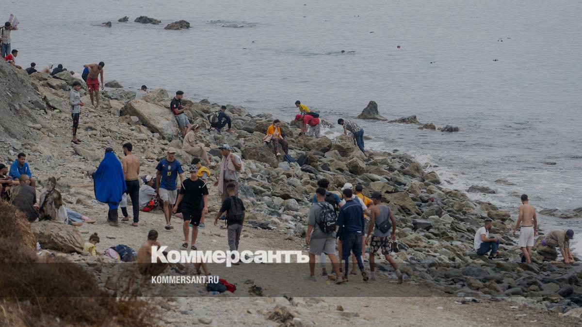 В Испании пообещали вернуть в Марокко прибывших в Сеуту нелегалов